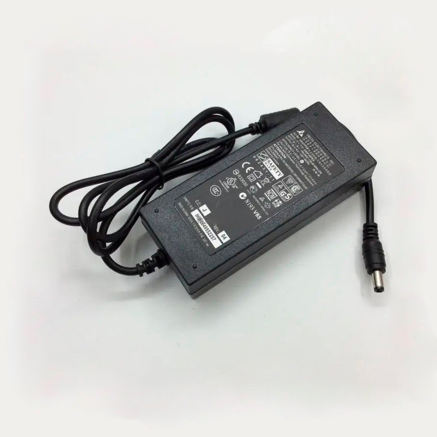Adaptador de Corriente de 12V 5A DELTA, 60Watts, 5.5mm x 2.5mm